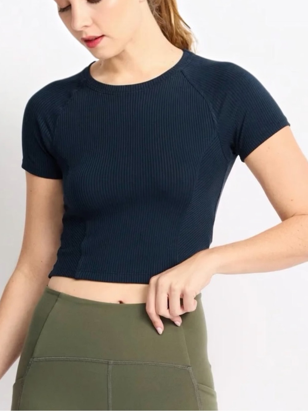 Beyond Yoga Silhouette Cropped Short sleeve Tee in Navy Small